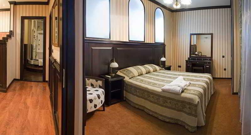 Attache 3* Kyiv
