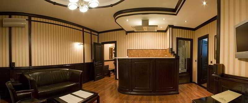 Attache Hotel