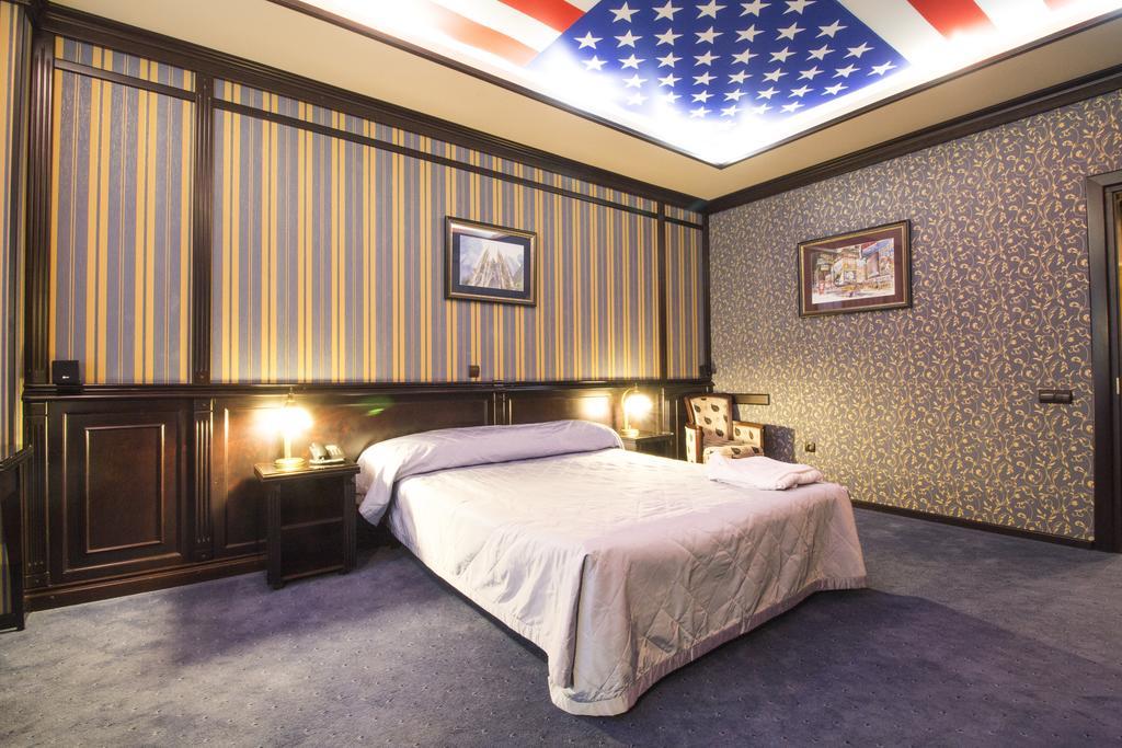 Hotel Attache 3*