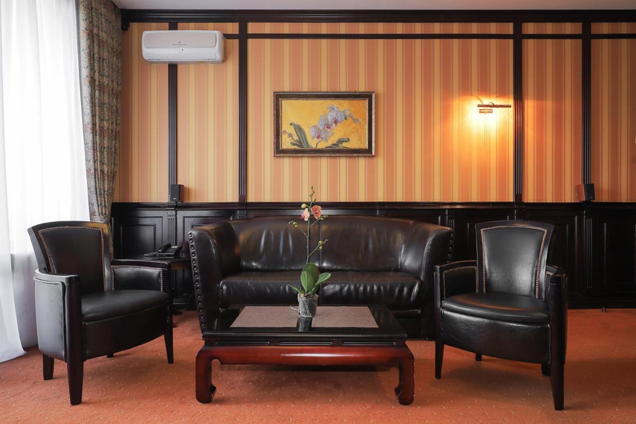 Hotel Attache 3*